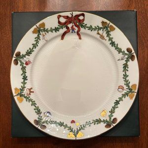Royal Copenhagen 'Star Fluted' Holiday Dinner Plates - Set of FOUR